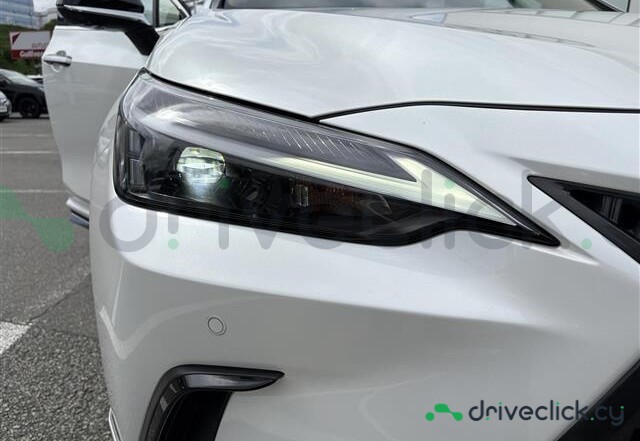 Lexus NX Белый