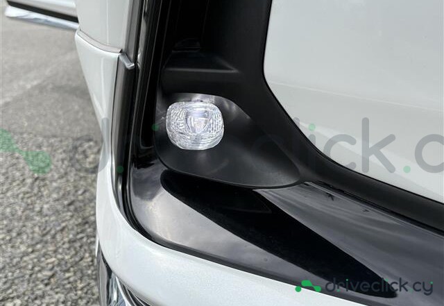 Lexus NX Белый