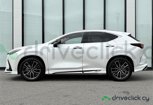 Lexus NX Белый