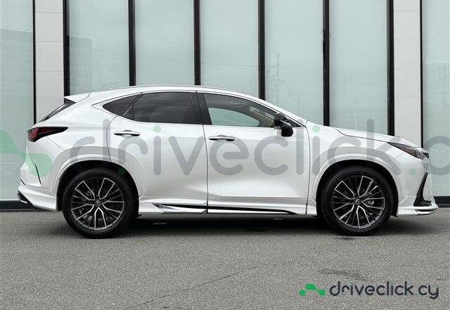 Lexus NX Белый