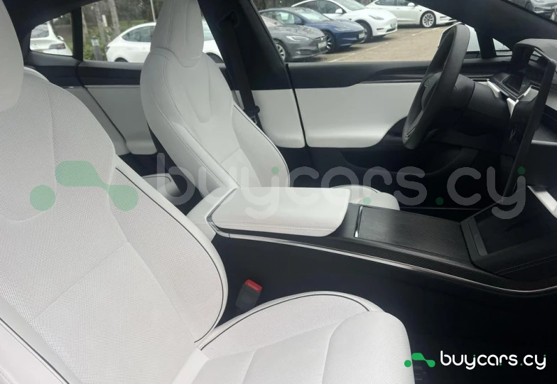 Tesla Model S Белый