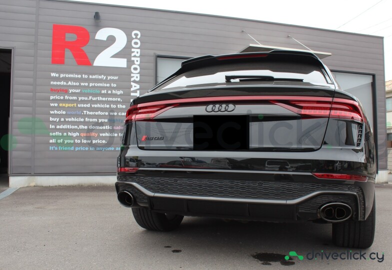 Audi RS Q8 Black