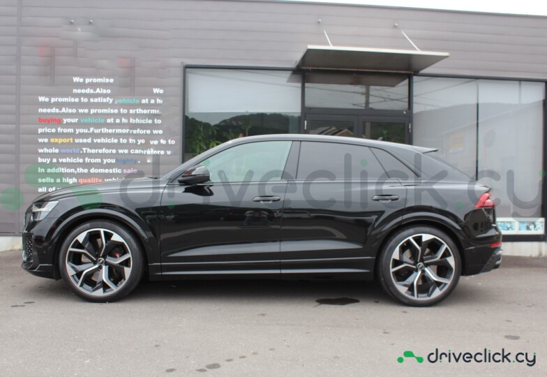 Audi RS Q8 Black