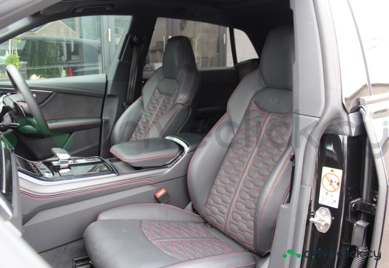Audi RS Q8 Black