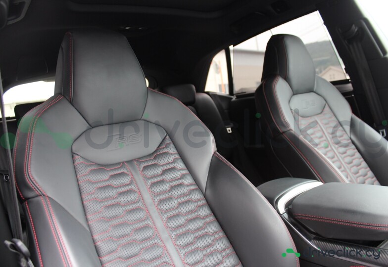 Audi RS Q8 Black