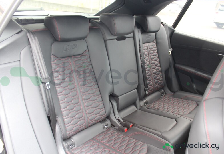 Audi RS Q8 Black