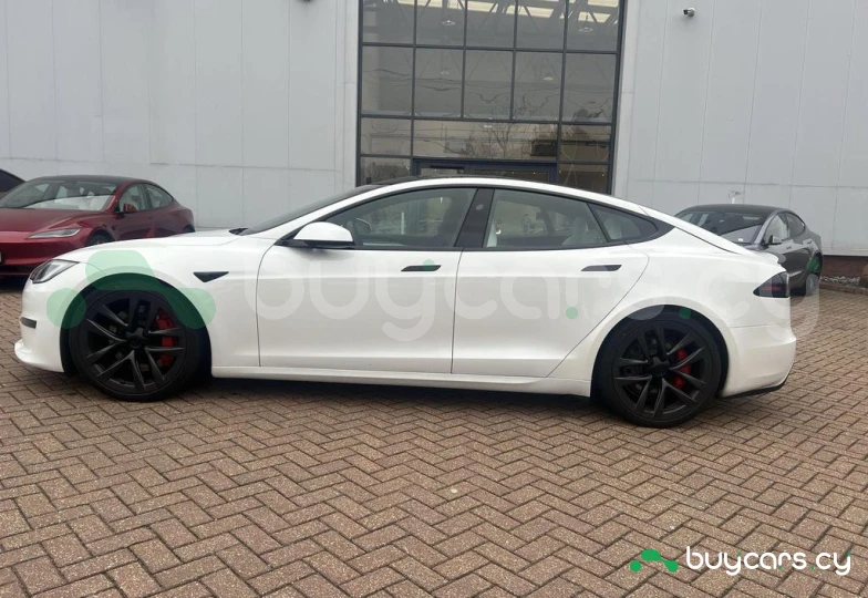 Tesla Model S Белый