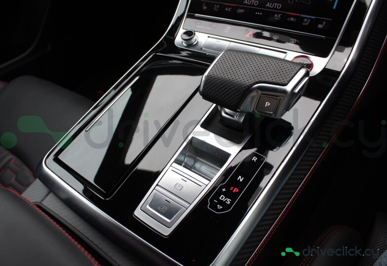 Audi RS Q8 Black