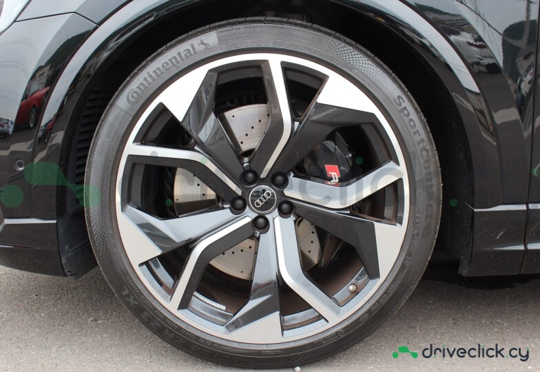 Audi RS Q8 Black