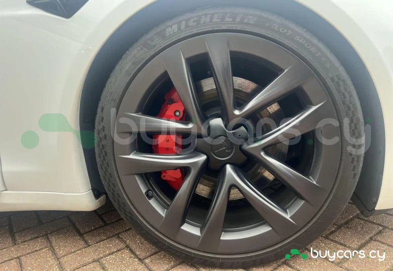 Tesla Model S Белый