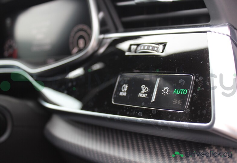 Audi RS Q8 Black