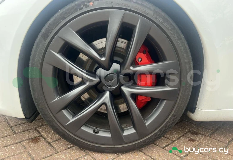 Tesla Model S Белый