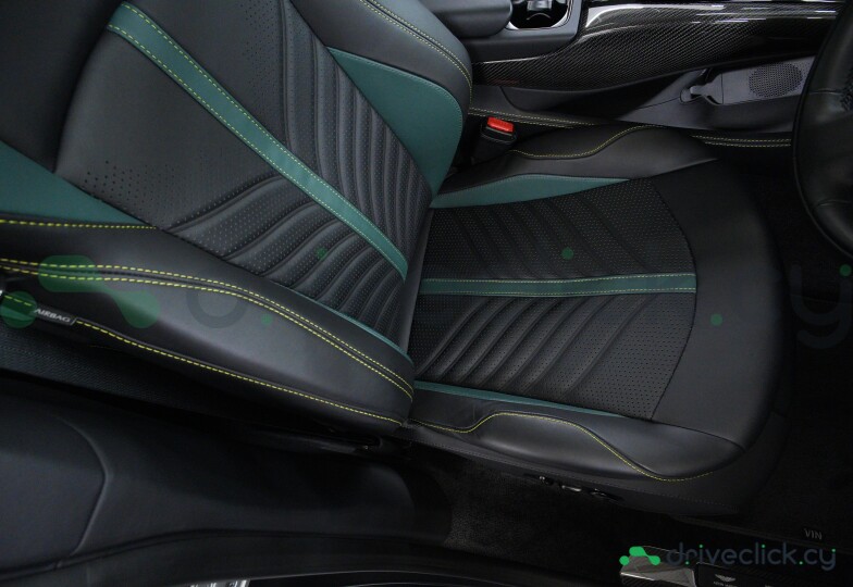 Aston Martin DBX Black