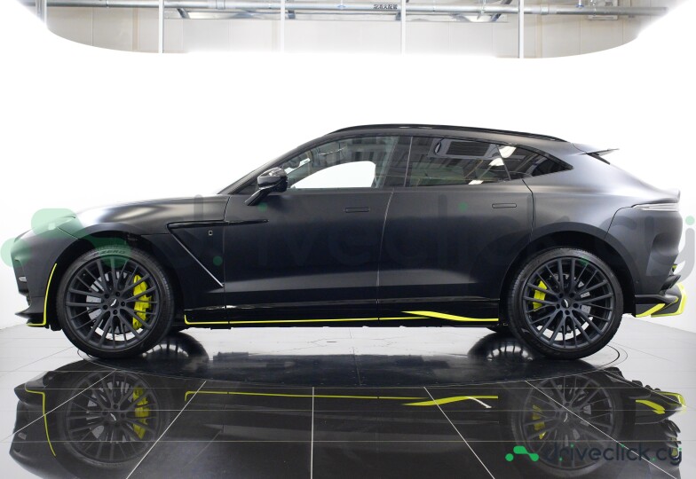 Aston Martin DBX Black