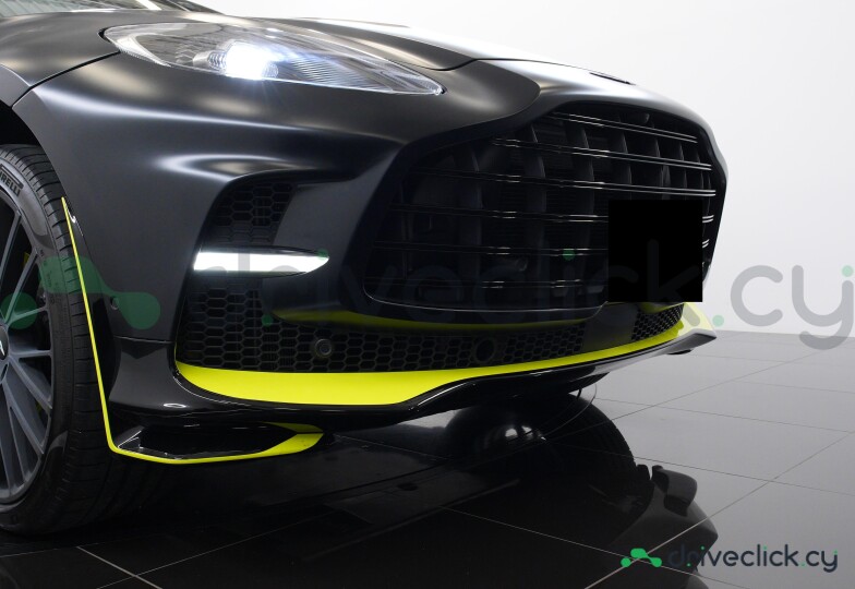 Aston Martin DBX Black