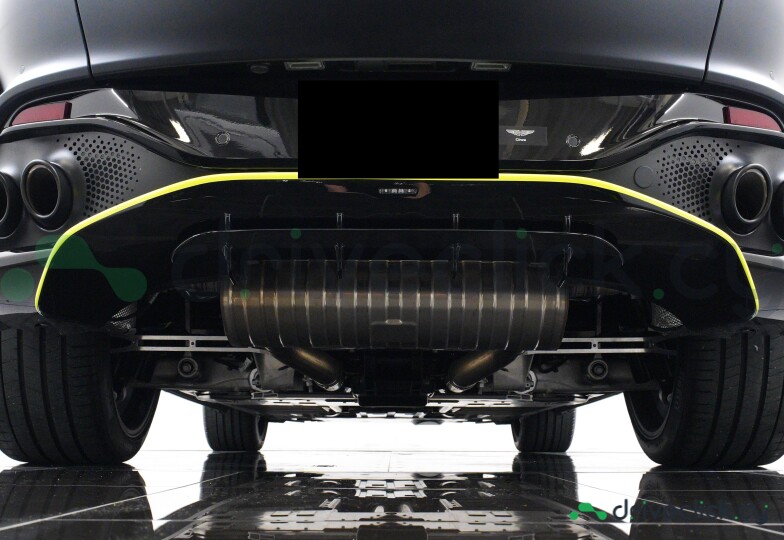 Aston Martin DBX Black
