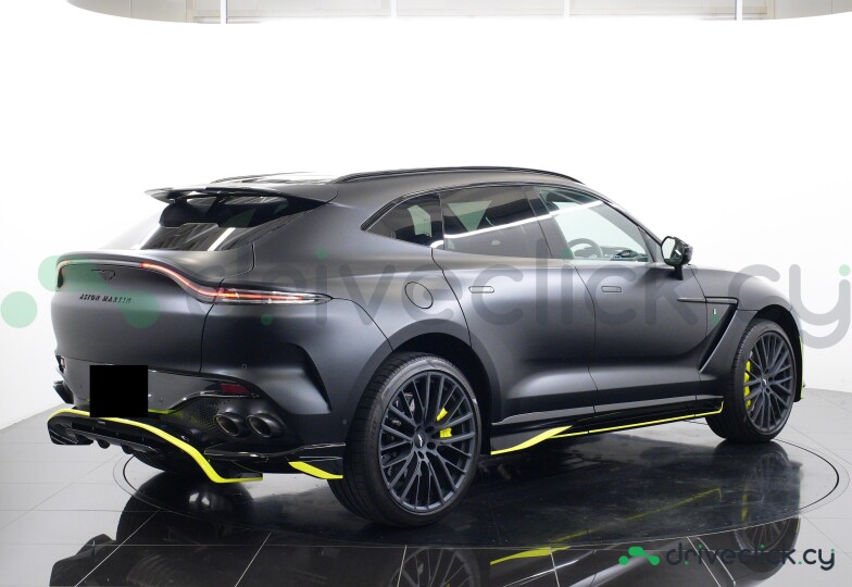 Aston Martin DBX Black