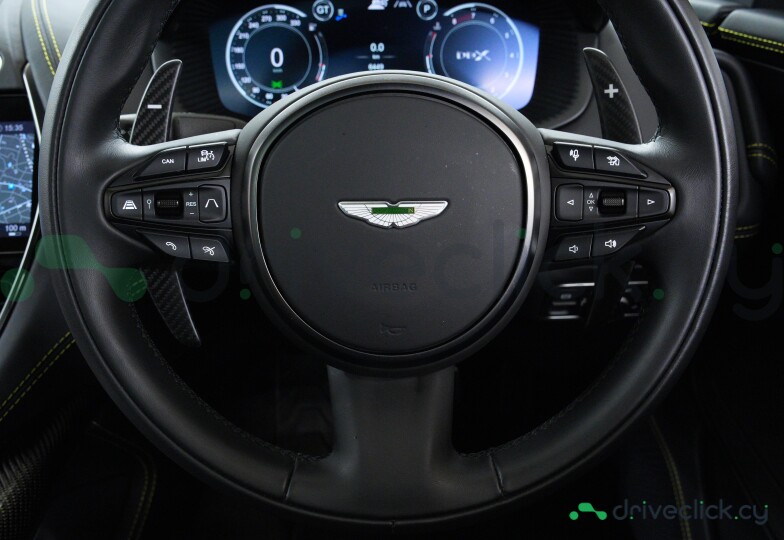 Aston Martin DBX Black