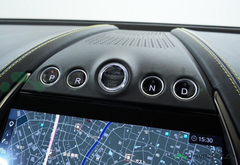 Aston Martin DBX Black