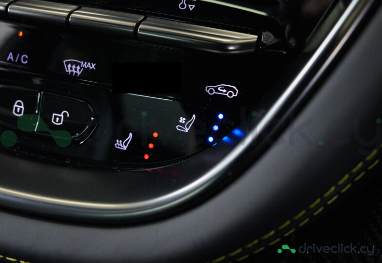 Aston Martin DBX Black