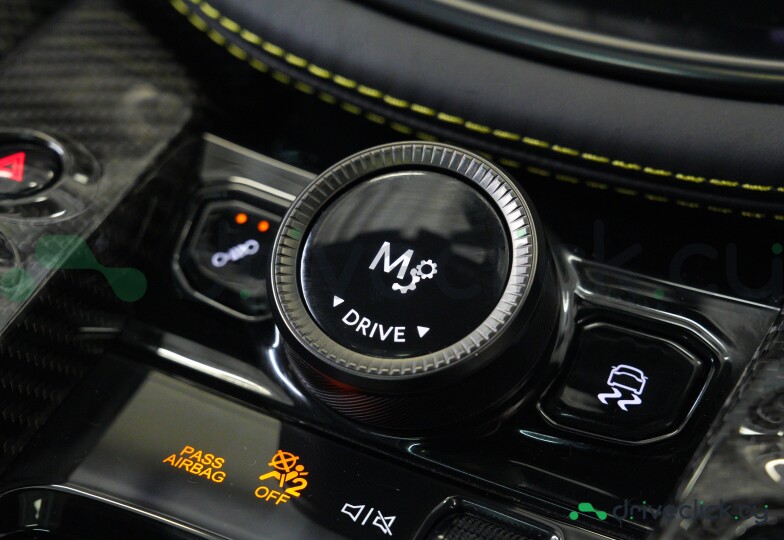 Aston Martin DBX Black
