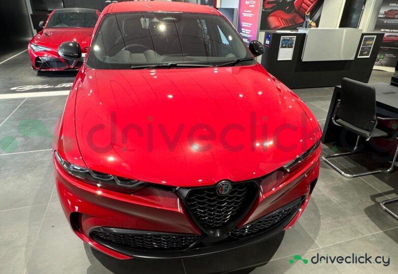 Alfa Romeo Tonale Red