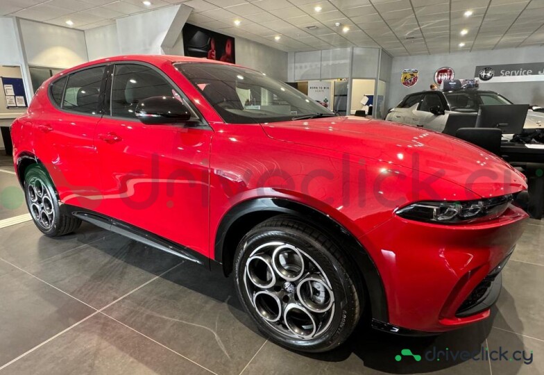 Alfa Romeo Tonale Red