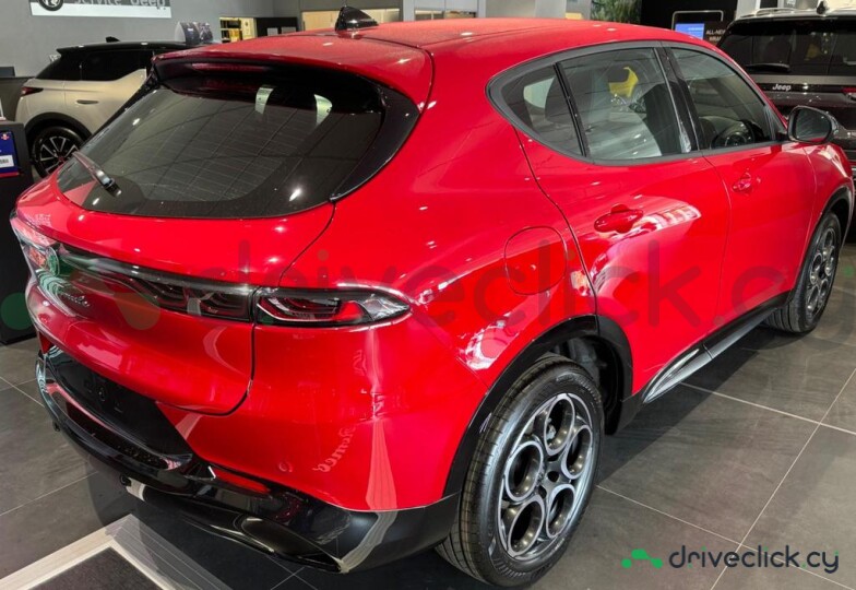 Alfa Romeo Tonale Red