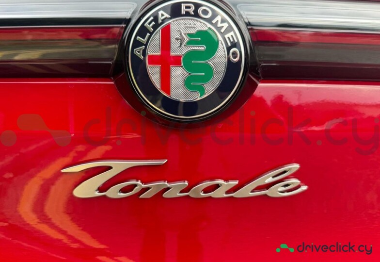 Alfa Romeo Tonale Red