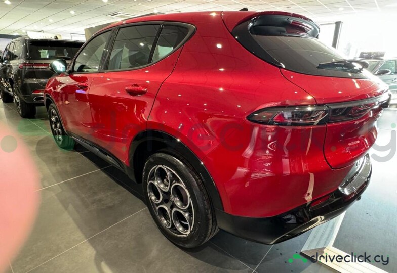 Alfa Romeo Tonale Red