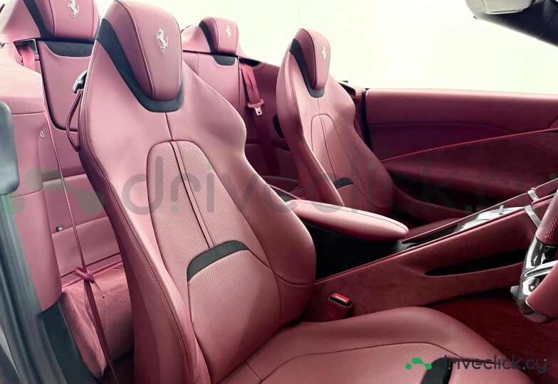 Ferrari Roma Серый