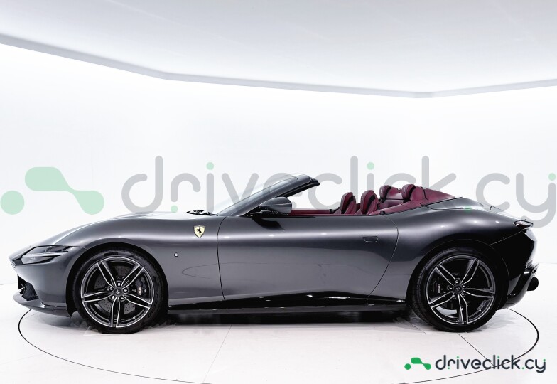 Ferrari Roma Серый