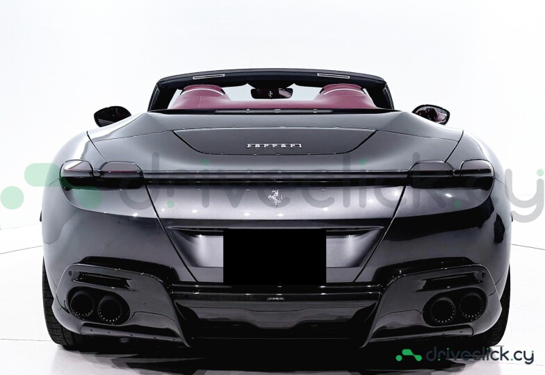 Ferrari Roma Серый