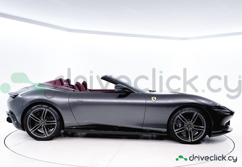 Ferrari Roma Серый