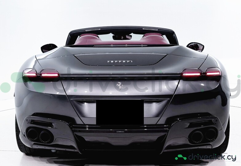 Ferrari Roma Серый