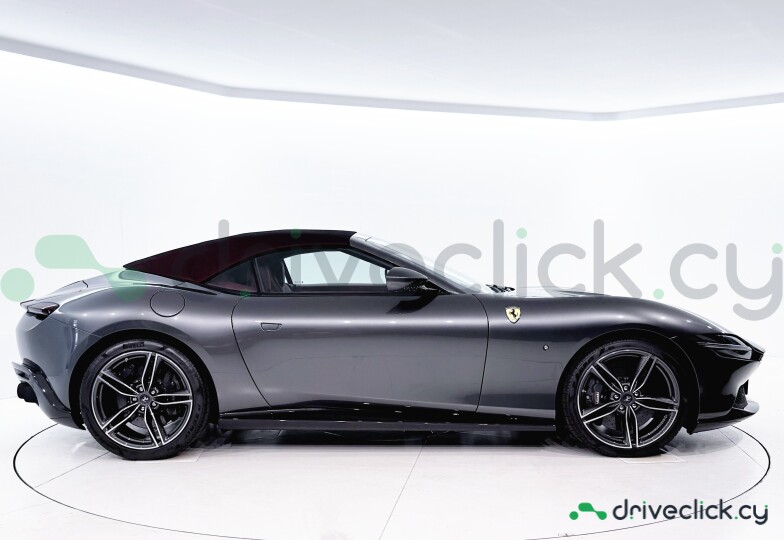 Ferrari Roma Серый