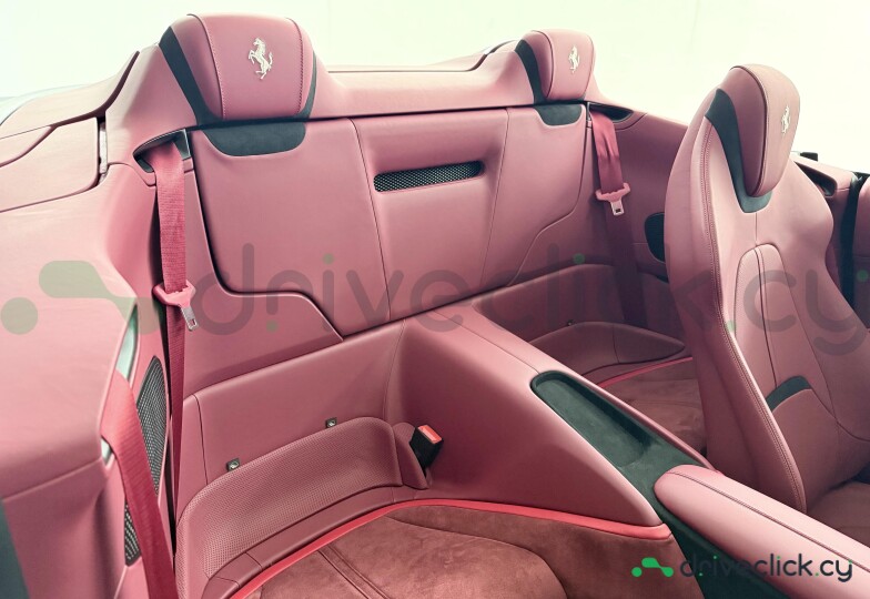 Ferrari Roma Серый