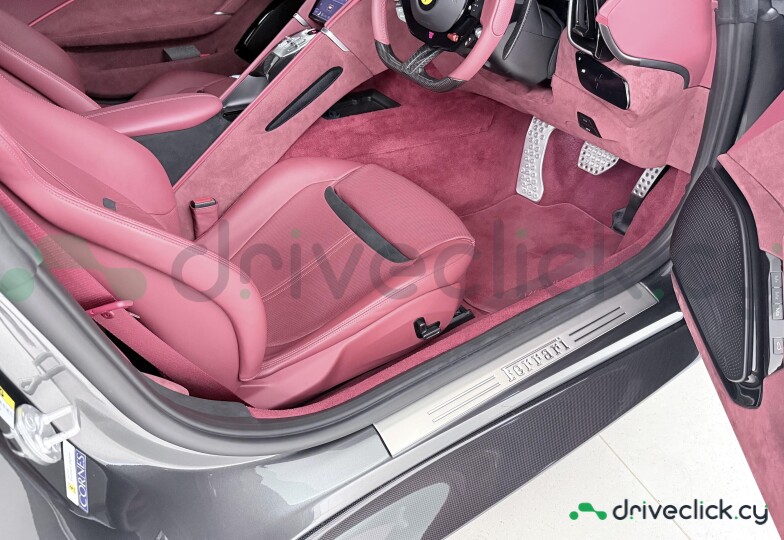 Ferrari Roma Серый