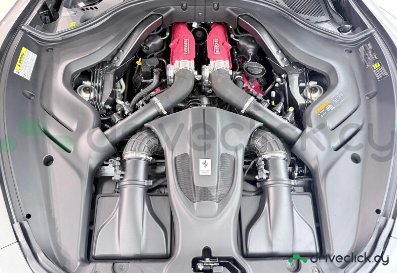 Ferrari Roma Серый