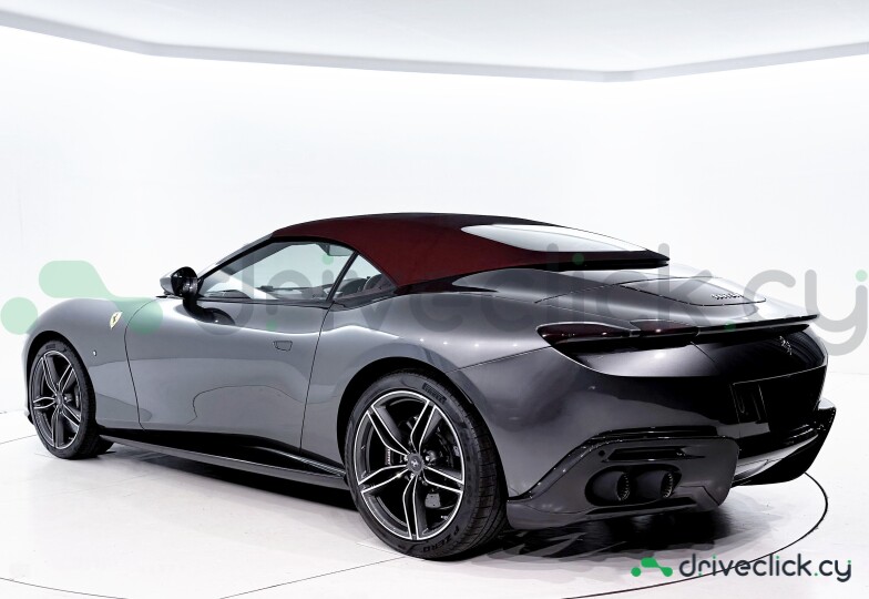 Ferrari Roma Серый