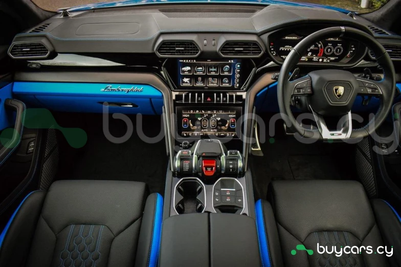 Lamborghini Urus Синий