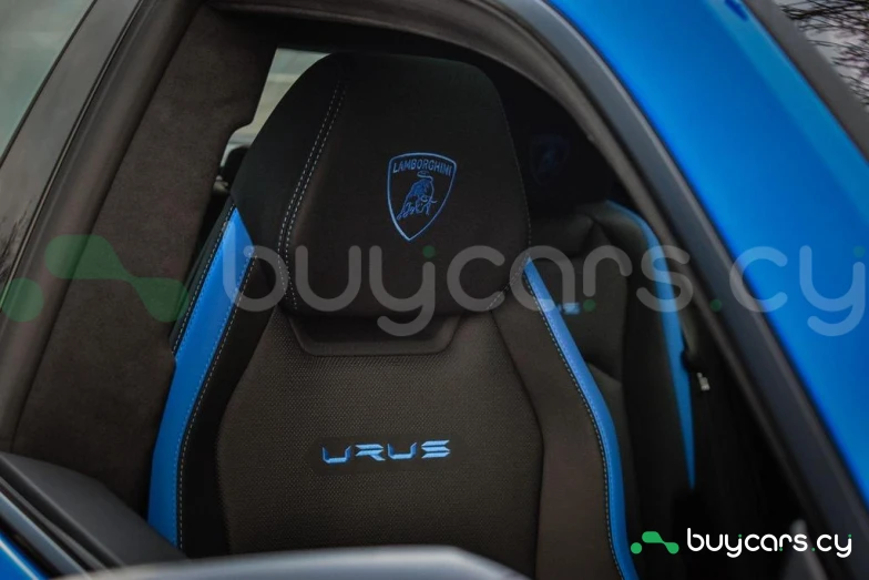 Lamborghini Urus Синий