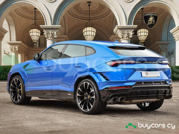 Lamborghini Urus Синий