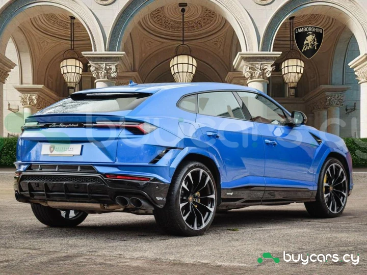 Lamborghini Urus Синий