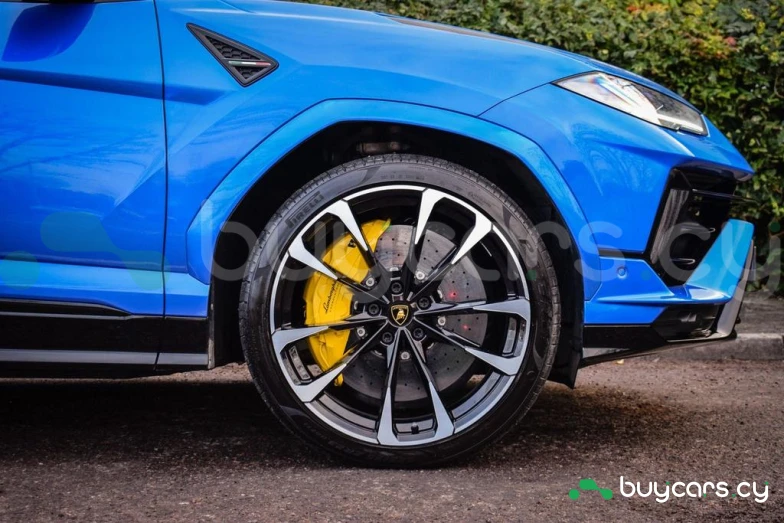 Lamborghini Urus Синий