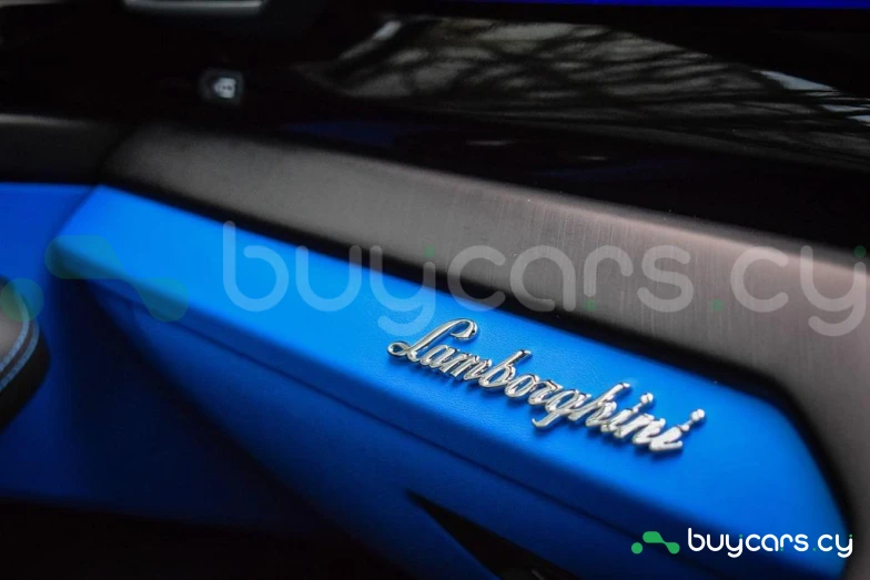 Lamborghini Urus Синий