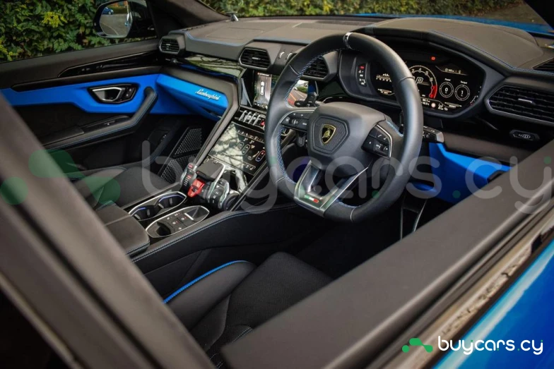 Lamborghini Urus Синий