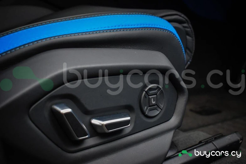 Lamborghini Urus Синий