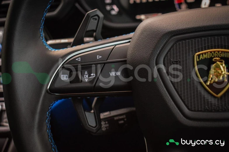 Lamborghini Urus Синий