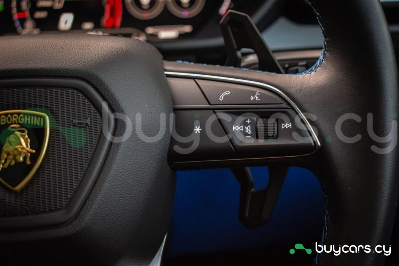 Lamborghini Urus Синий